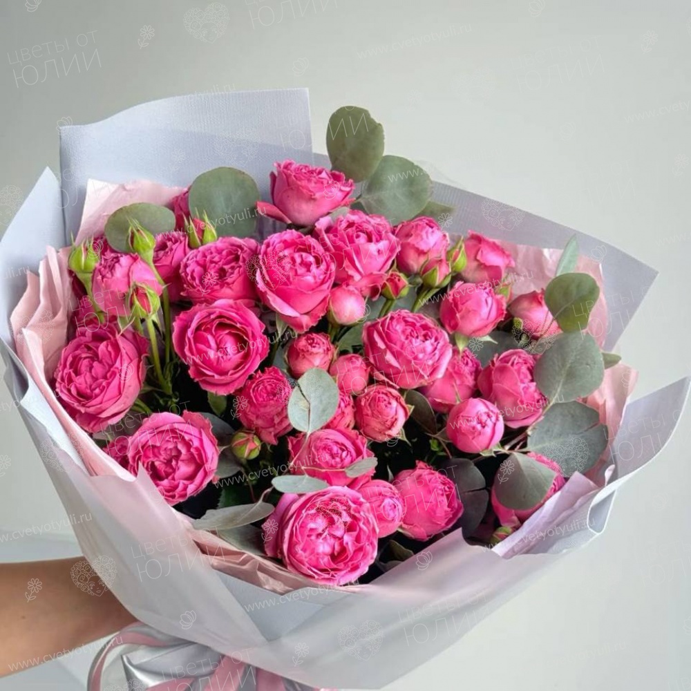 Букет из 11 кустовых пионовидных роз