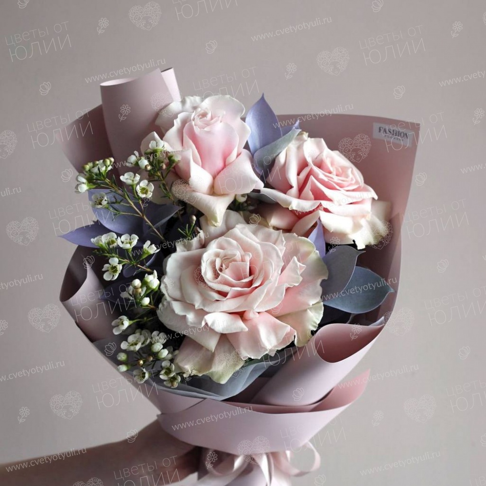 Букет из трех французских роз 