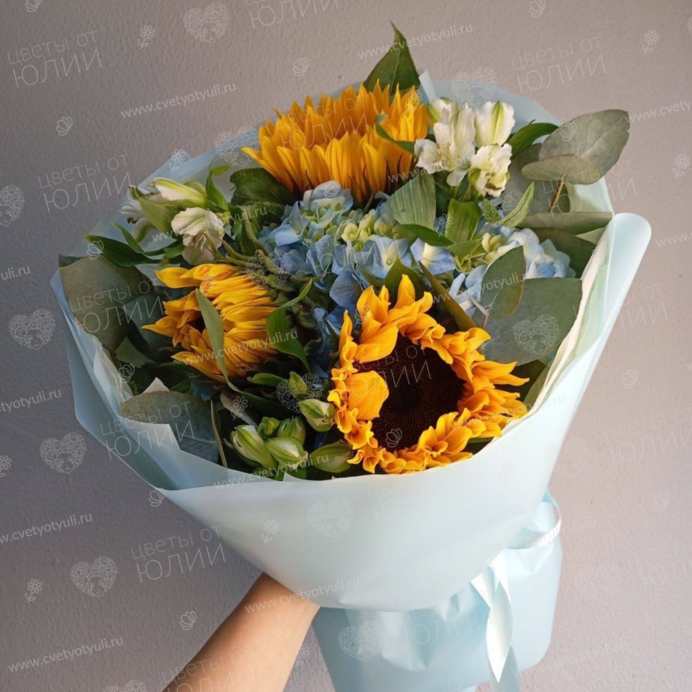 Сборный букет с подсолнухами и гортензией "Осколки лета"