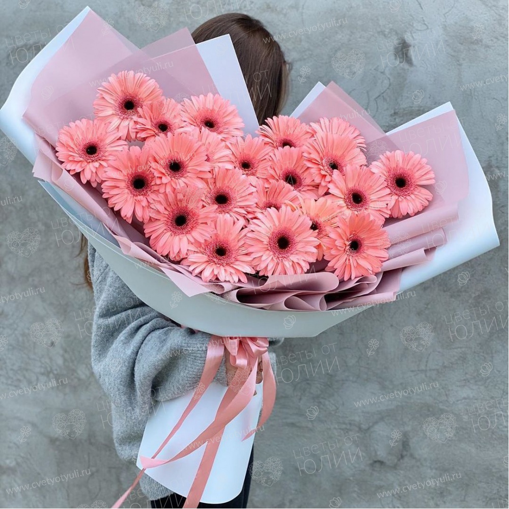 Букет 21 розовая гербера
