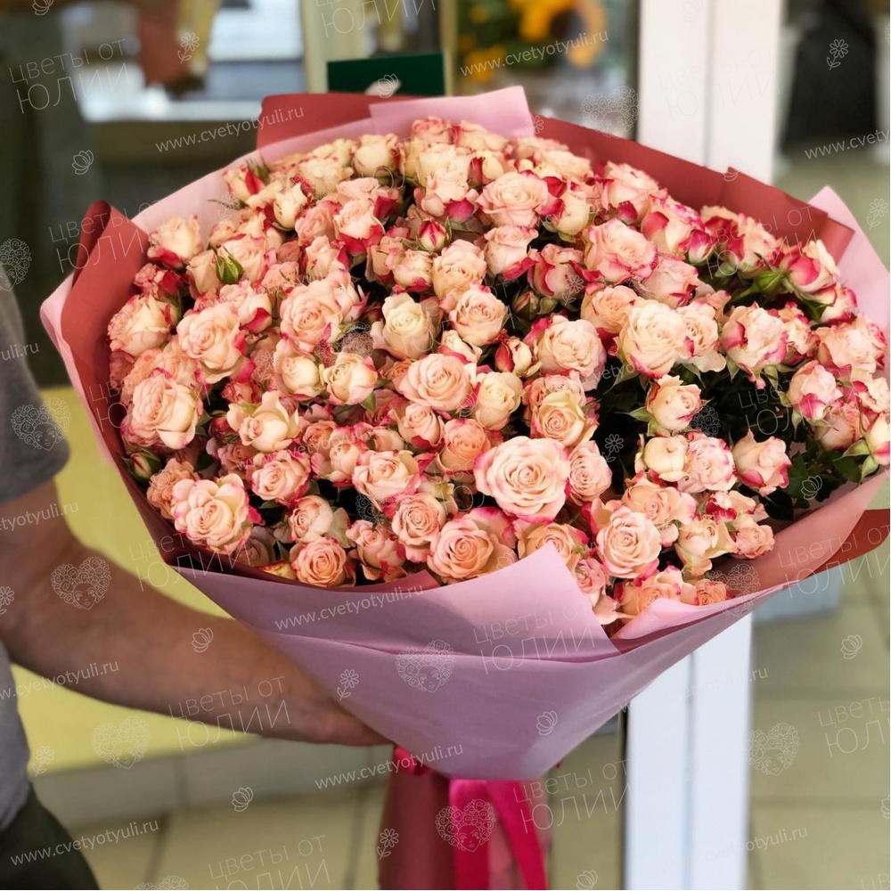 Букет из 101 кустовой розы