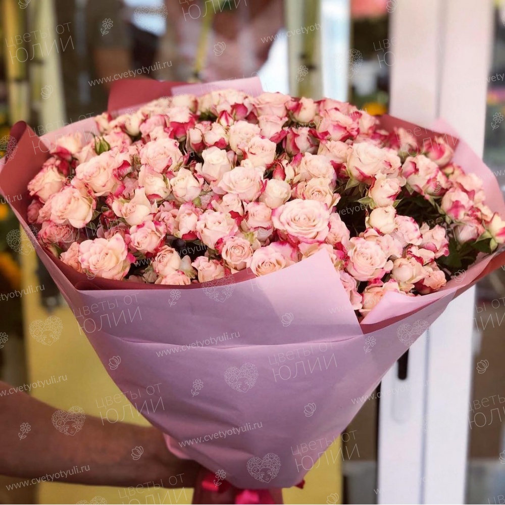 Букет из 101 кустовой розы
