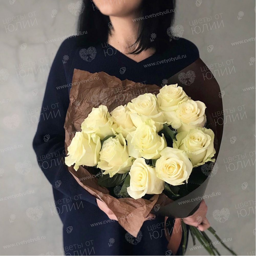 Букет из 11 белых роз 60 см