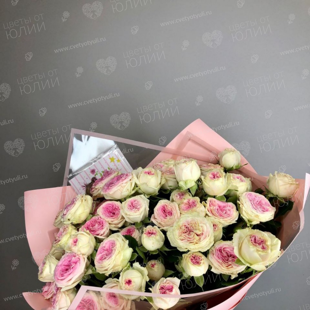 Букет из 11 нежных пионовидных кустовых роз 70см