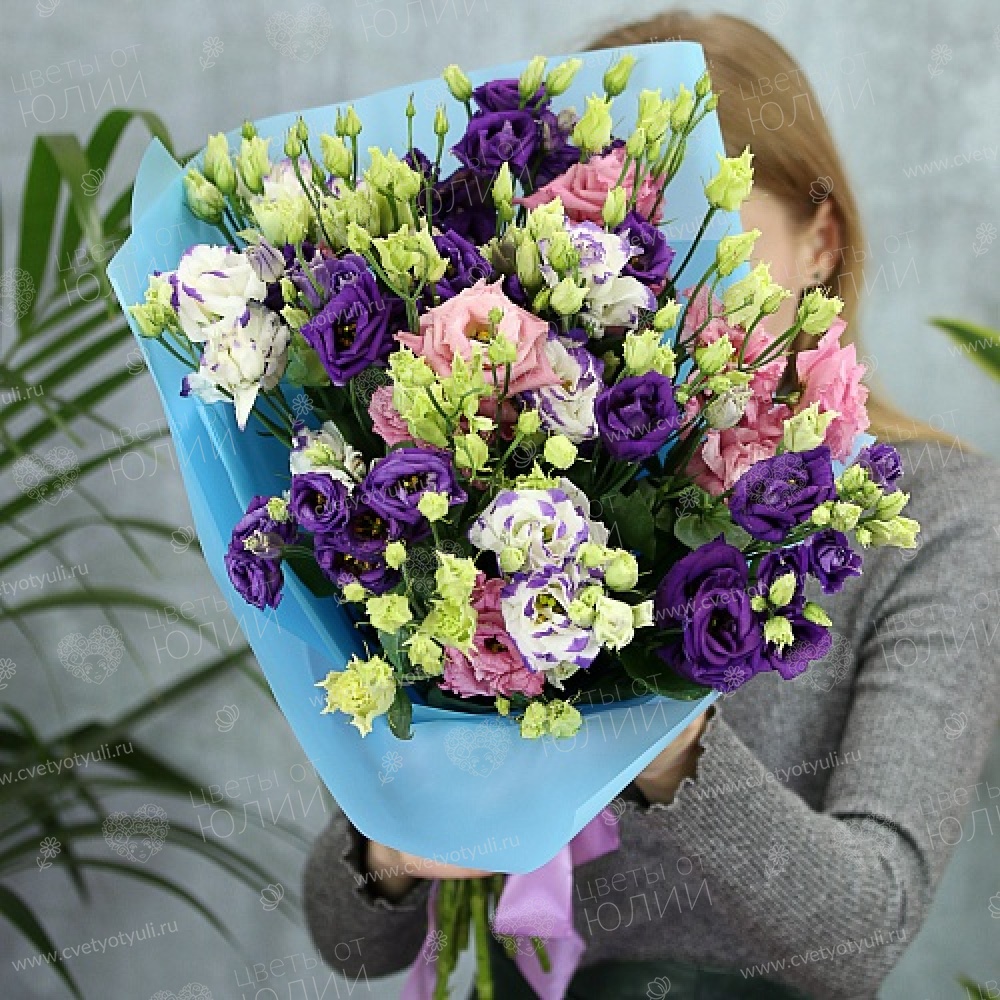 Букет из 13 эустом Аврора
