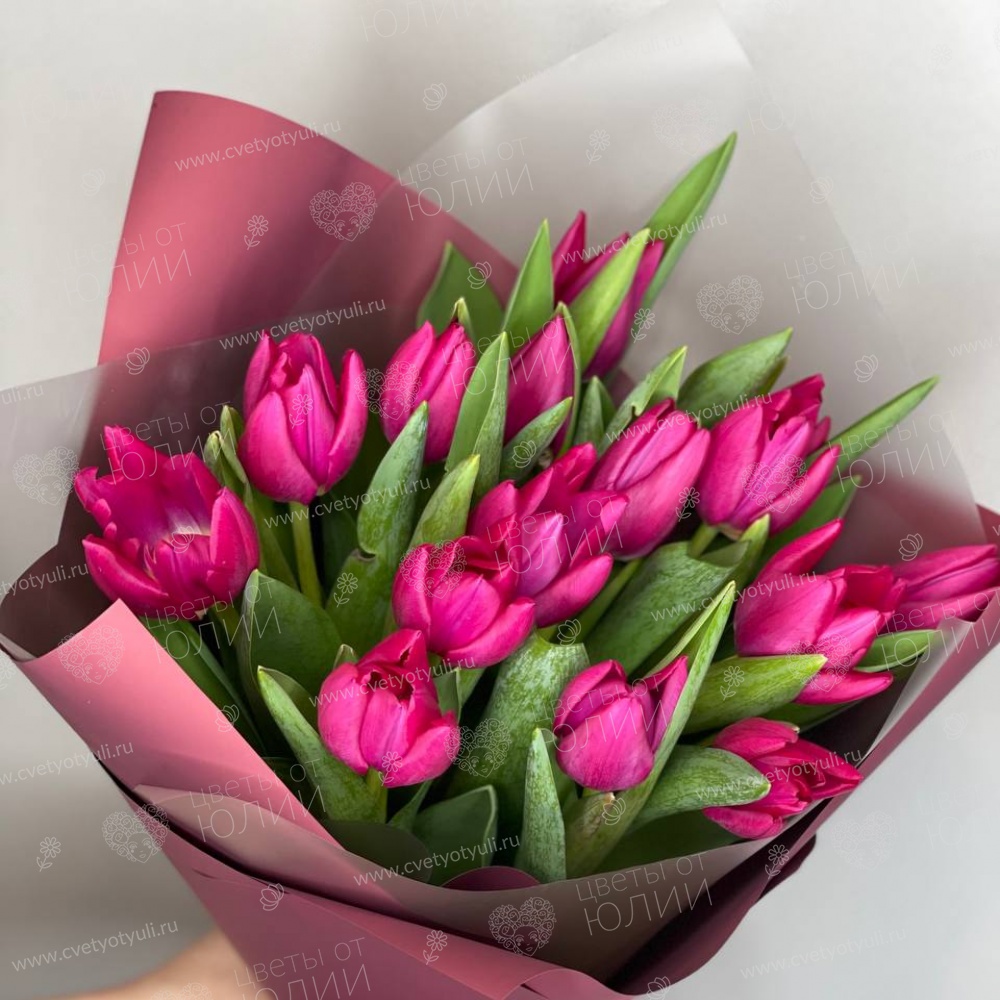 Букет из 15  красных тюльпанов