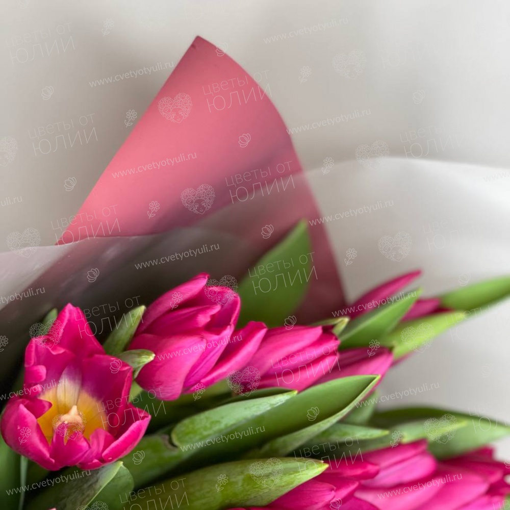 Букет из 15  красных тюльпанов