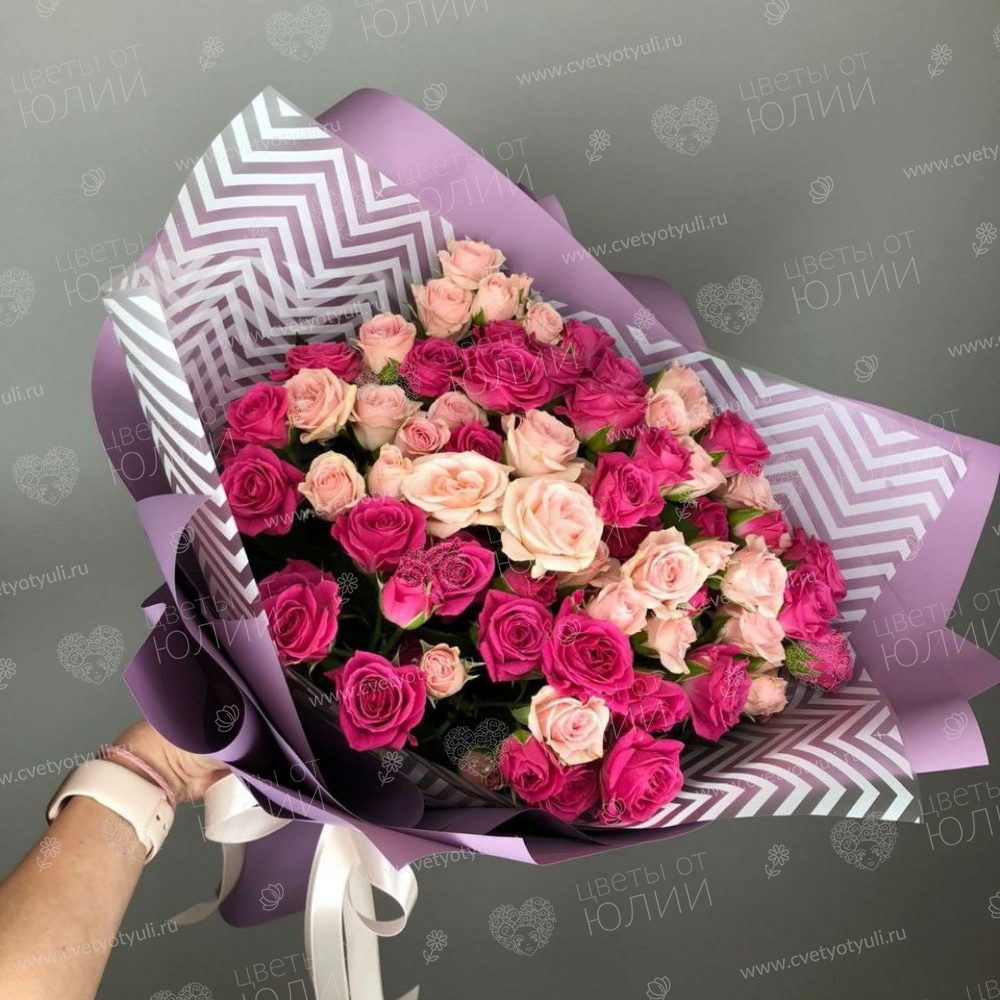 Букет из 21 кустовой розы микс