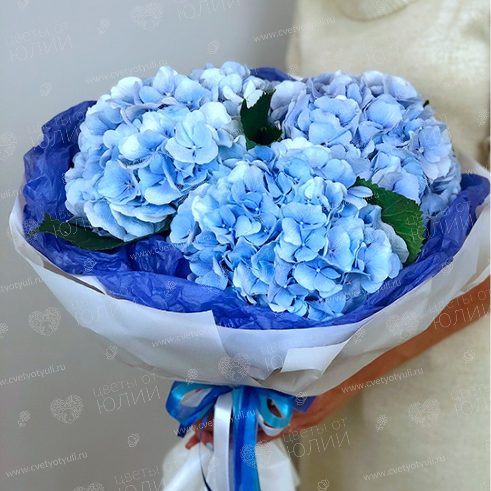 Букет из 3 голубых гортензий