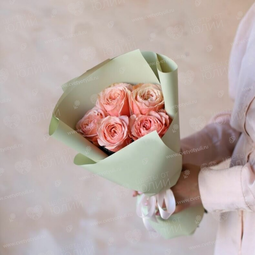 Букет из 5 кремовых роз 50 см