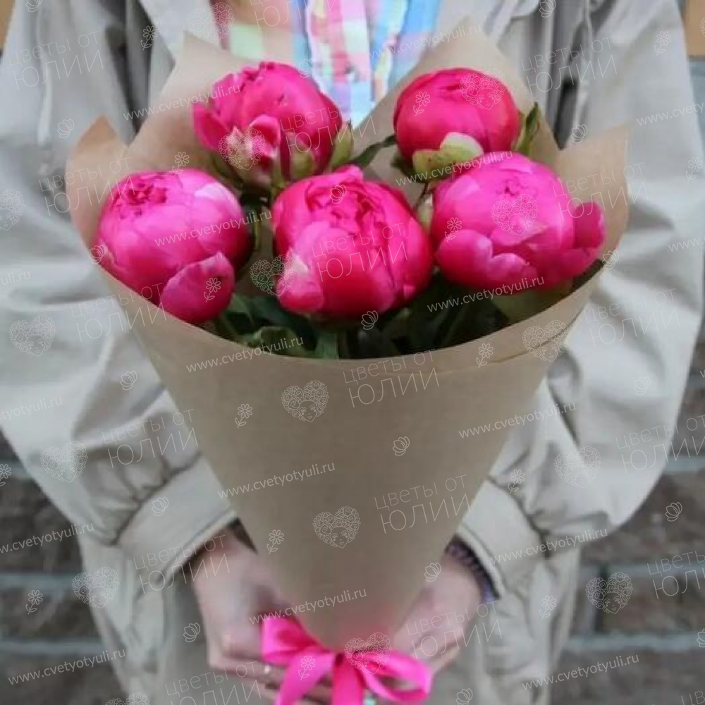 Букет из 5 пионов