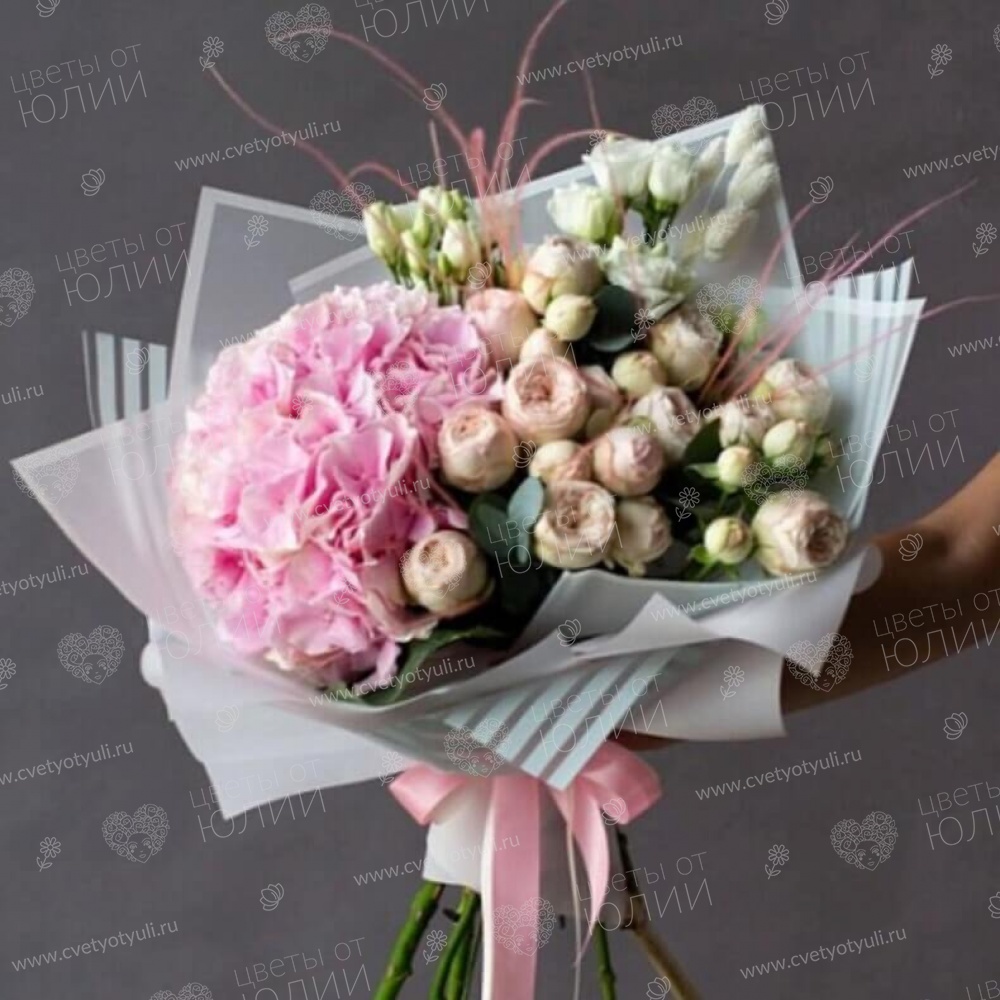 Букет из гортензии и роз Дорогой