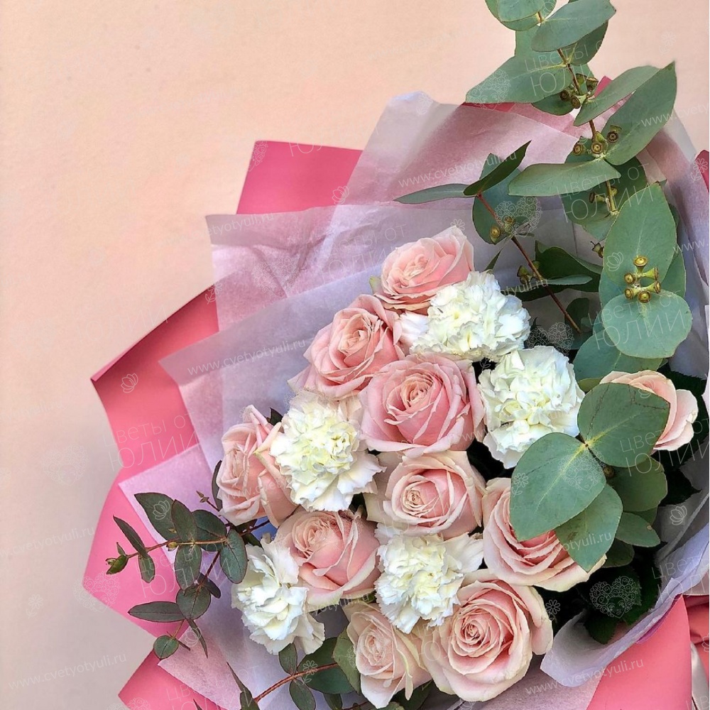 Букет из гвоздик и роз Рикарда