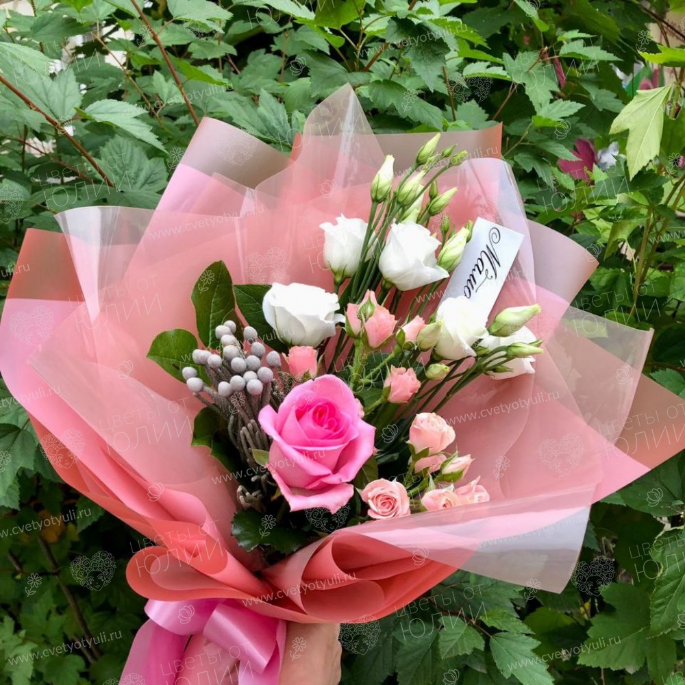Букет из роз и эустом Афродита
