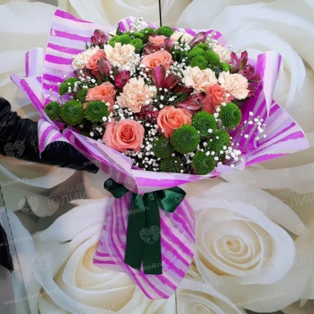 Букет из роз и хризантем Мадонна