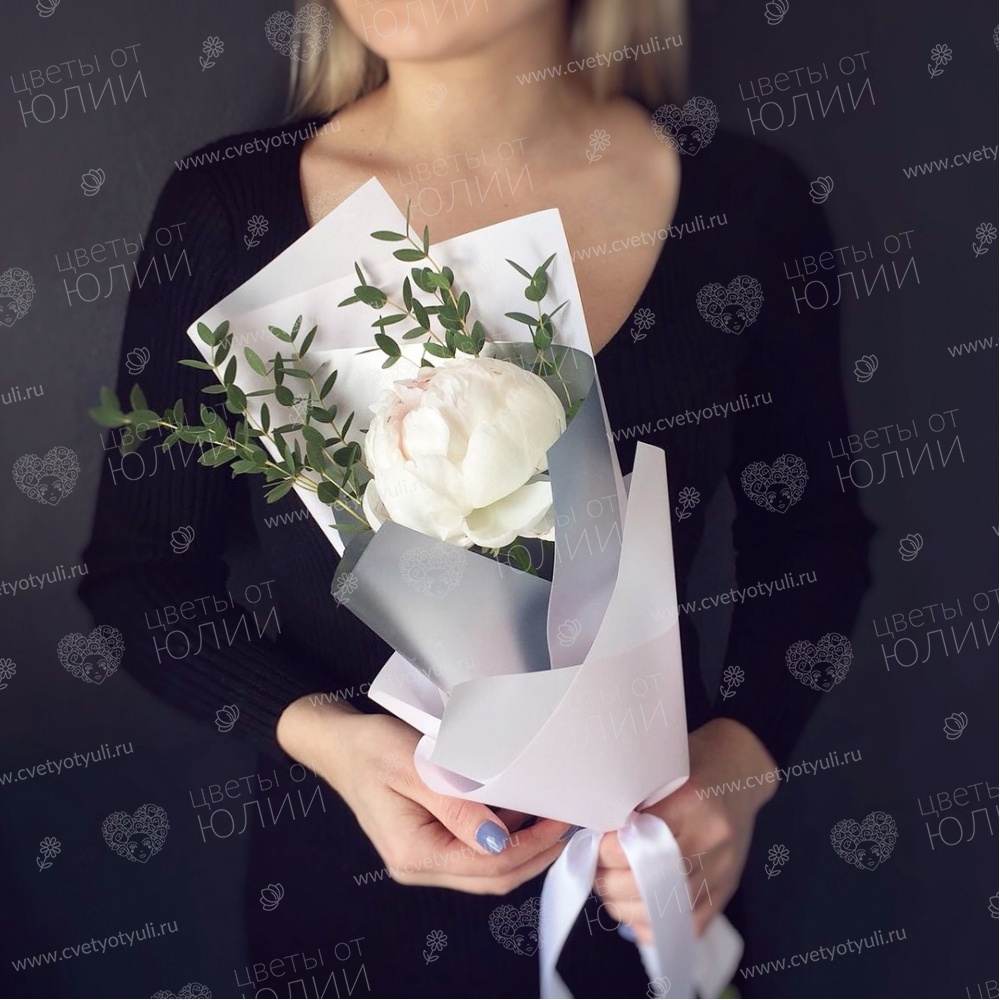 Букет пион с эвкалиптом