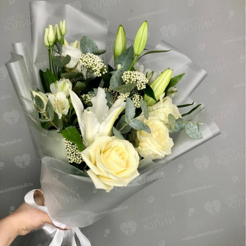 Букет розы с лилиями и альстромерией