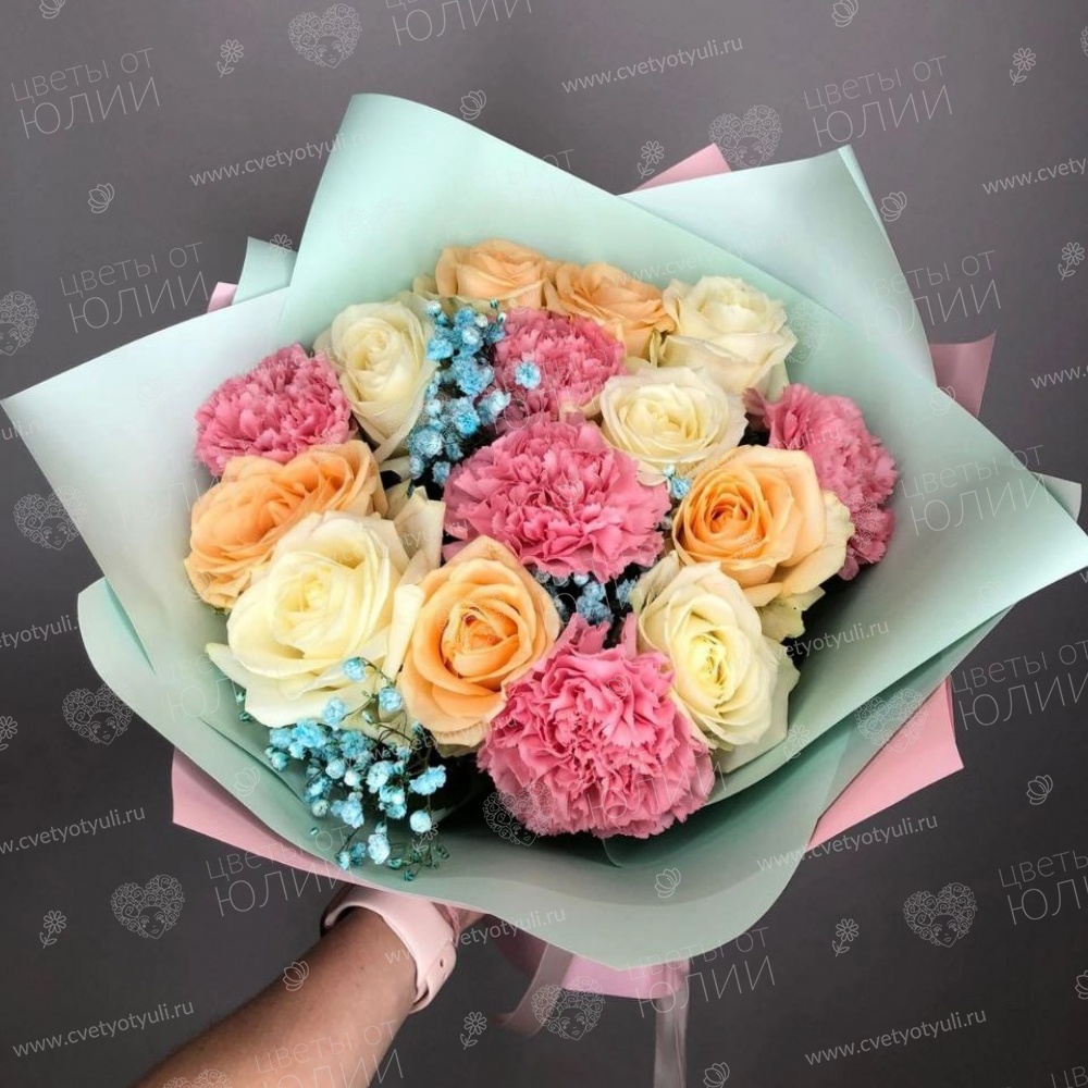 Букет сборный из роз и гвоздик Авила