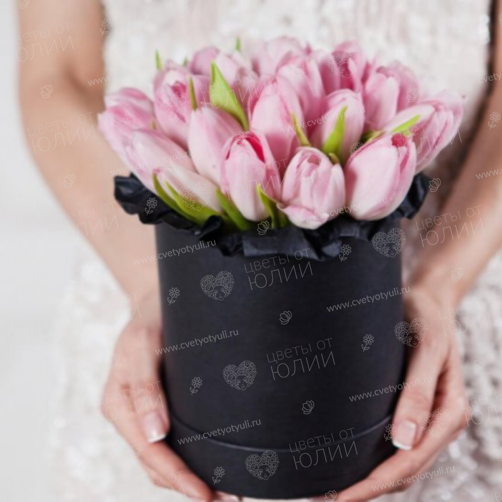 Коробка 25 нежных тюльпанов