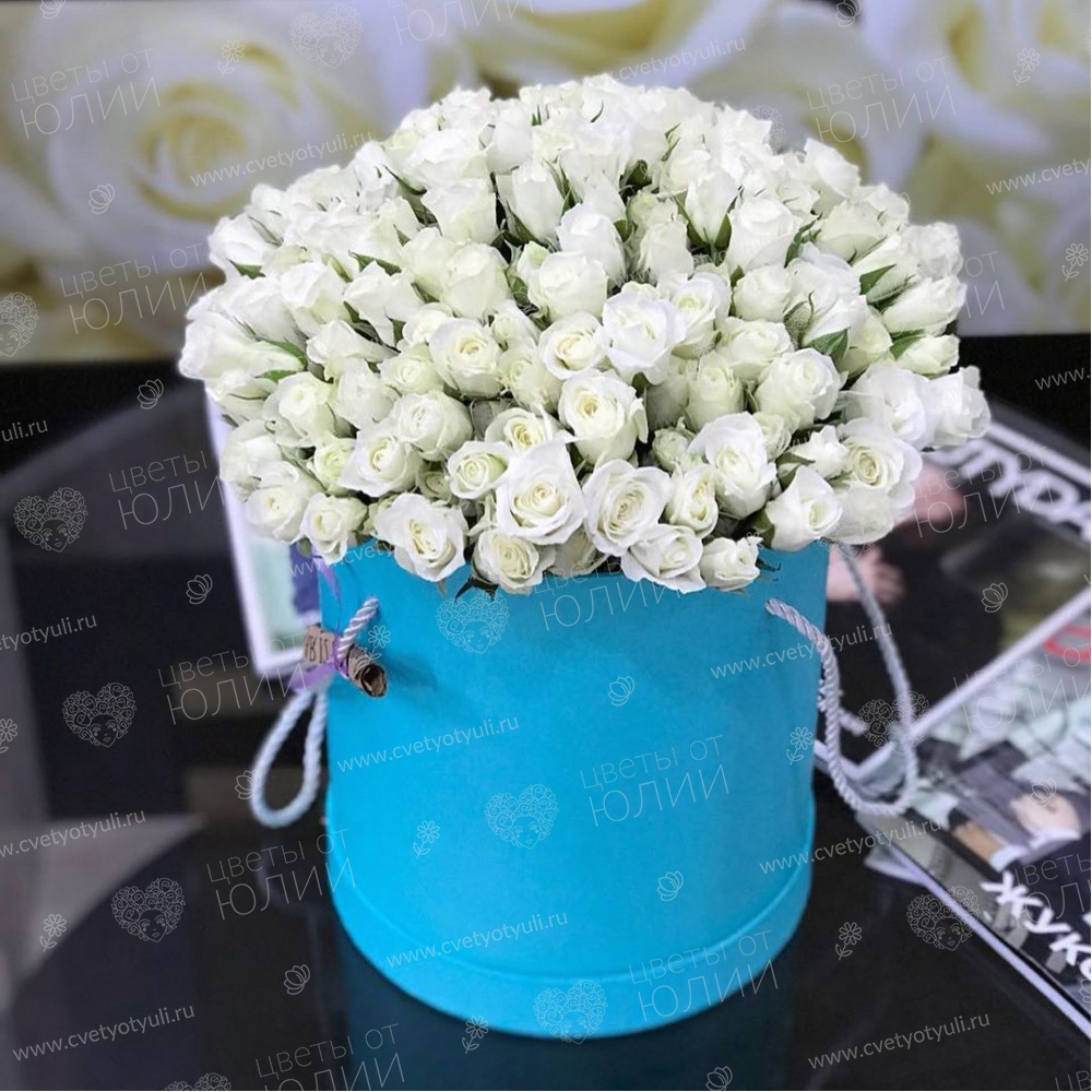 Коробка из 21 белых кустовых роз