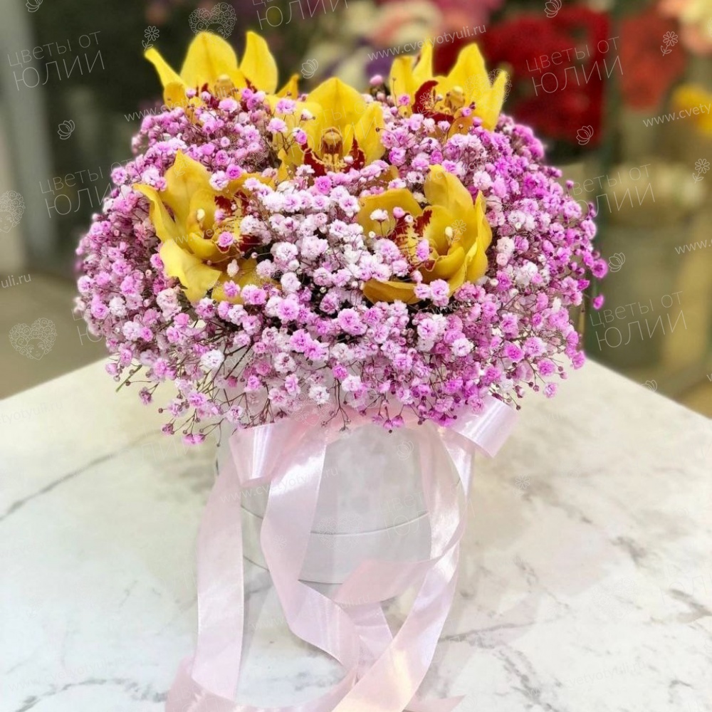 Коробка из орхидей и гипсофил Акила