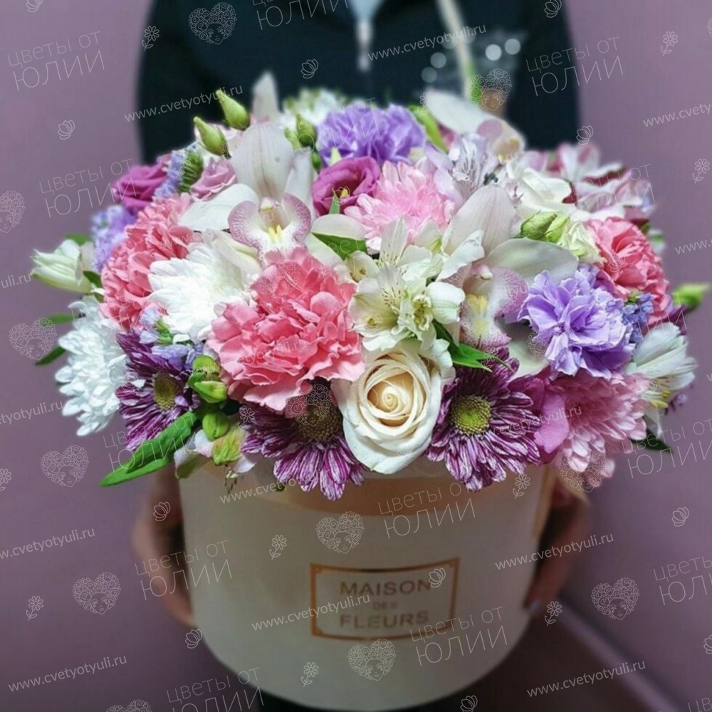 Коробка из роз и орхидей Ирида