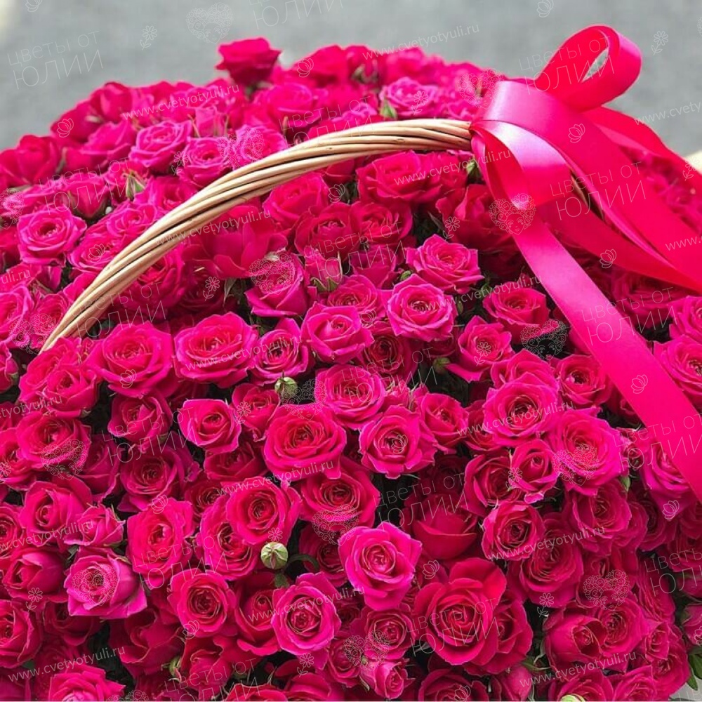 Корзина из 49 кустовых роз