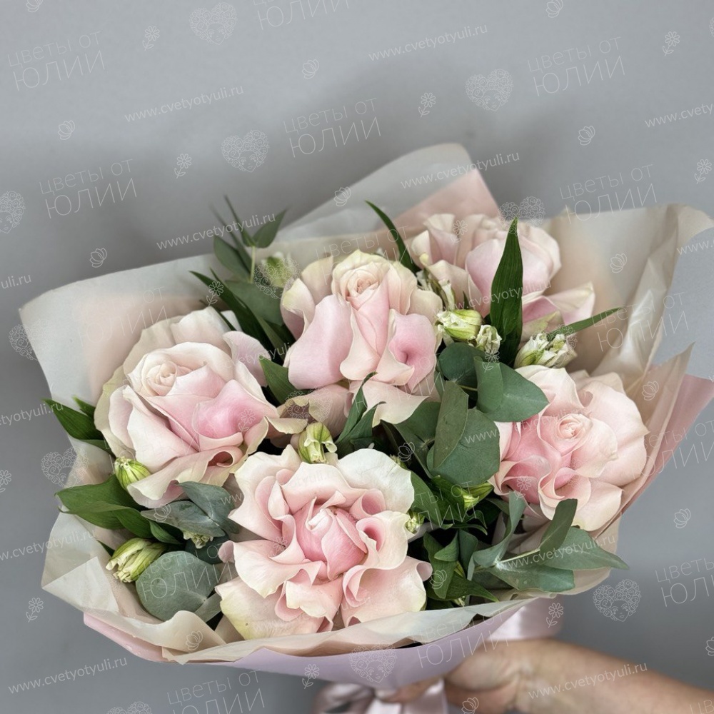 Букет из французской розы и альстромерии