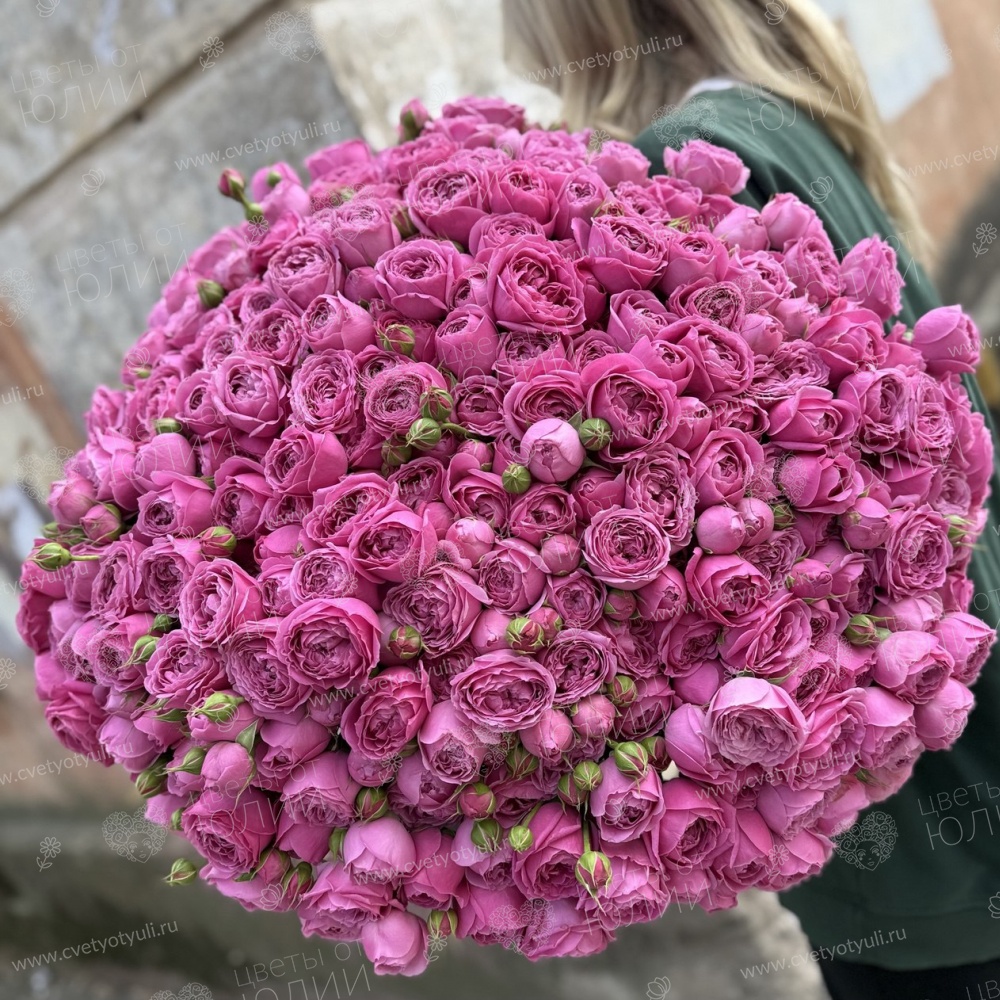 Букет из 101 кустовой пионовидной розовой розы