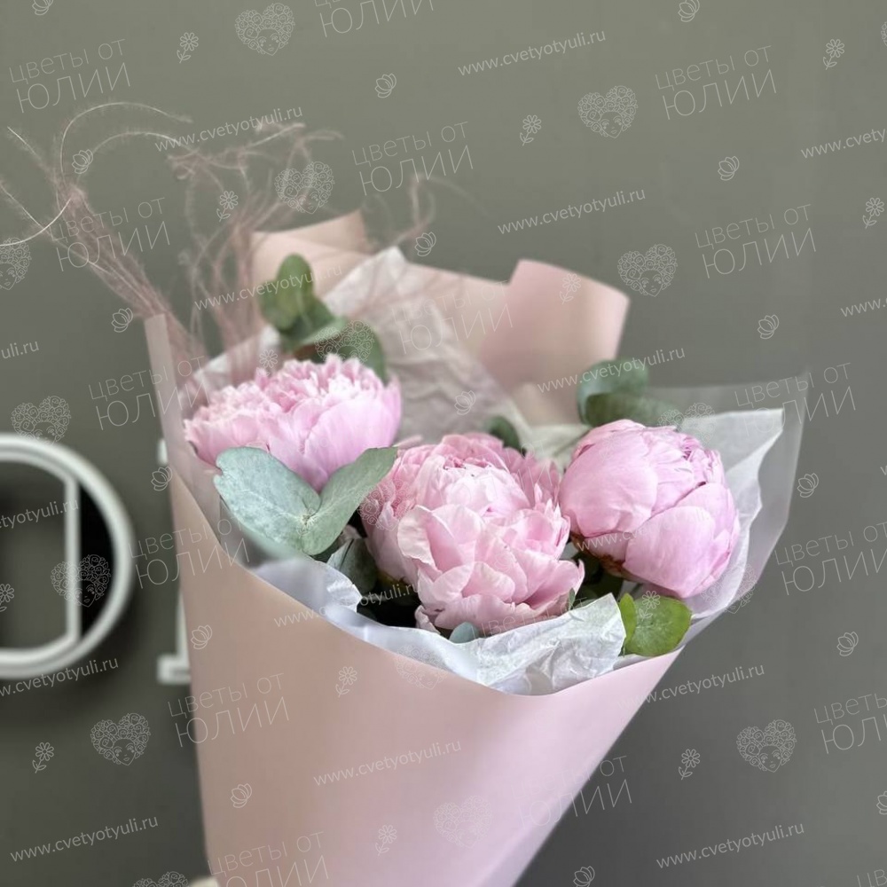 Розовые пионы