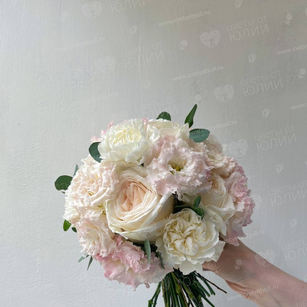 Букет невесты с розой и диантусами