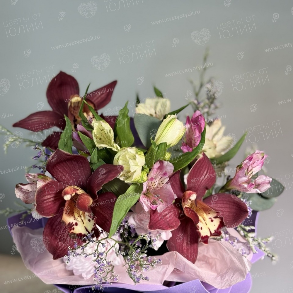 Букет «Лиловая мечта» с орхидеями цимбидиум и альстромерией