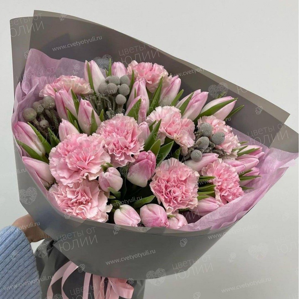 Букет «Розовая мечта» с тюльпанами и гвоздиками