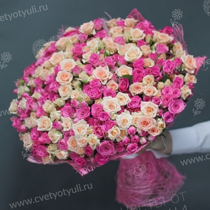 Букет 101 нежная кустовая роза 50см