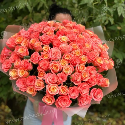 Букет из 101 персиковой розы
