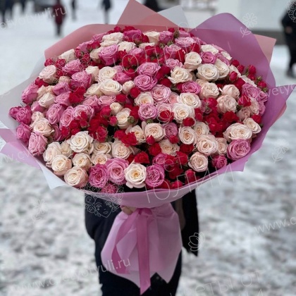 Букет из 101 пионовидной розы