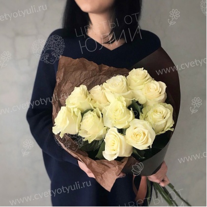 Букет из 11 белых роз 60 см