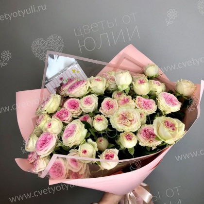 Букет из 11 нежных пионовидных кустовых роз 70см