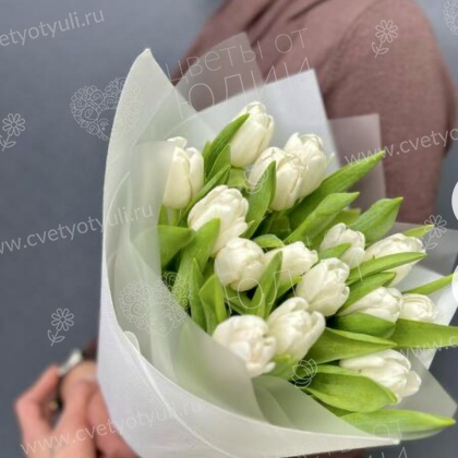 Букет из 15 белых тюльпанов