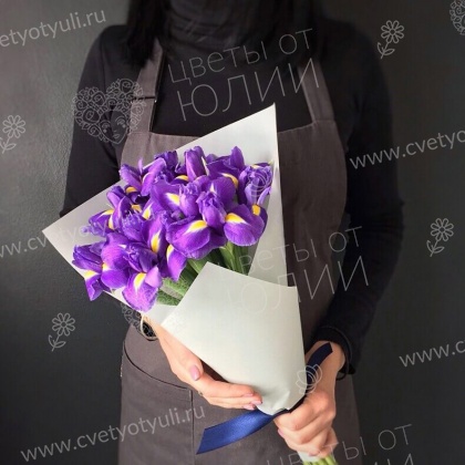 Букет из 15 ирисов