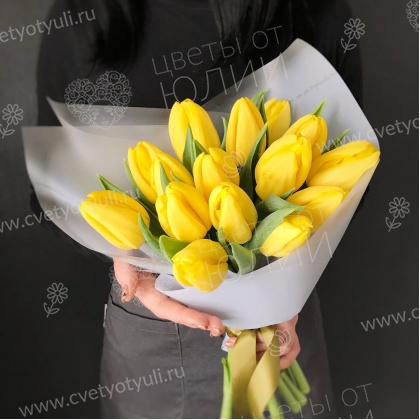 Букет из 15 желтых тюльпанов