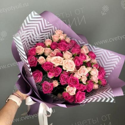 Букет из 21 кустовой розы микс