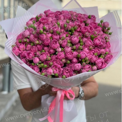 Букет из 51 кустовой пионовидной розы
