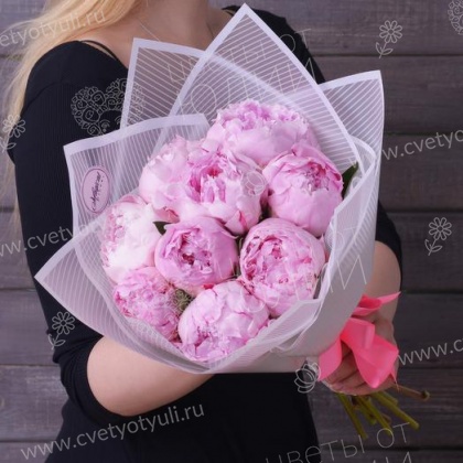 Букет из 9 пионов
