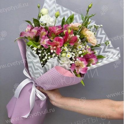 Букет из альстромерий и эустомы Ариэль