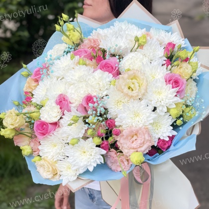 Букет из хризантем и роз Анфиса