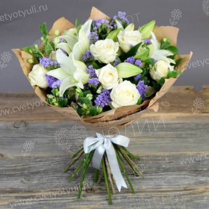 Букет из лилий и роз Белый омут