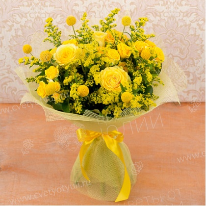 Букет из одноголовых и кустовых роз Лимонный вкус