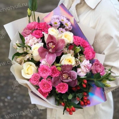 Букет из роз и альстромерий Динеро