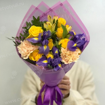 Букет из роз и альстромерий Лучик
